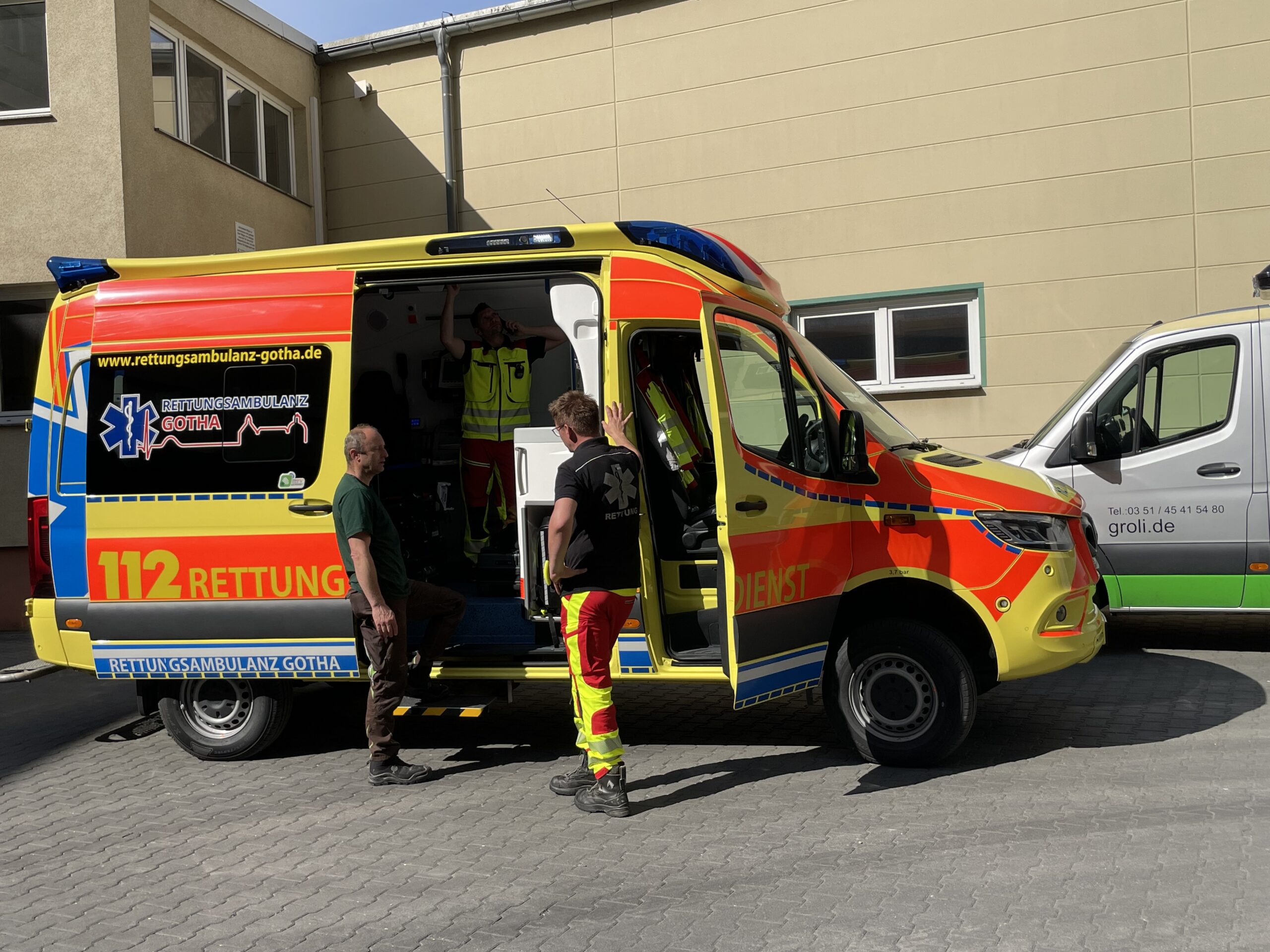 RTW im Innenhof